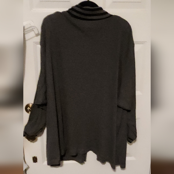 VINTAGE Linda Michael's Women's Button Down Cardigan Size 3X Gray/Black - Picture 7 of 7